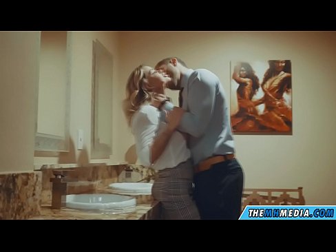 ❤️ Când o blondă cu sânii mari te seduce într-o toaletă publică ❤❌   at ro.porn-list.ru ️❤